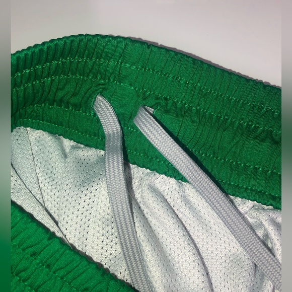 Large Adidas NBA D-League activewear shorts - Picture 6 of 9